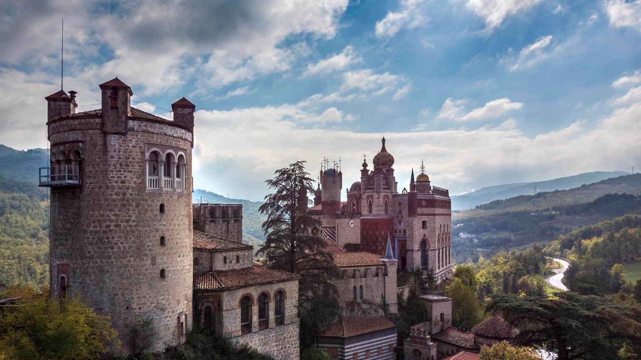 Rocchetta Mattei, un castello incantato nel cuore dell'Emilia