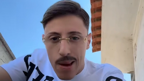 Michele Napolitano in un frame di un video su Tiktok