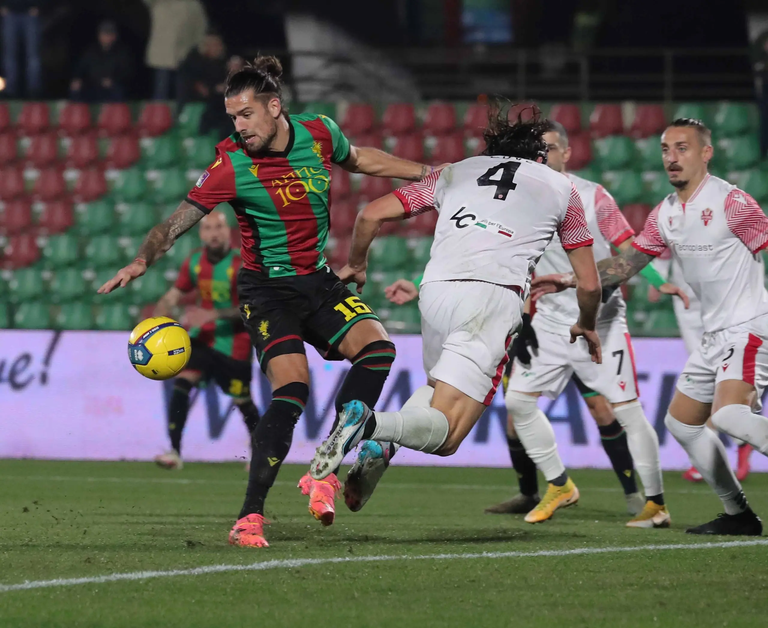 Pescara Ternana 3 a 2 ai calci di rigore, Fere ancora in C